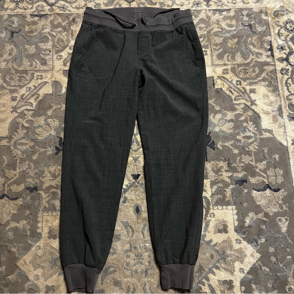 Athleta gray joggers size 4 women’s